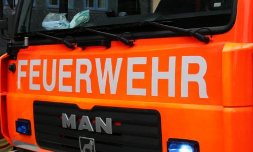 Feuer-Drama bei Rötgesbüttel: Als die Feuerwehr über den Acker rasen musste, um einen Waldbrand zu verhindern