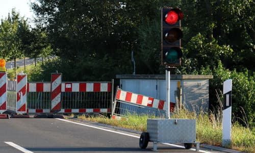 L320 in Ribbesbüttel lahmgelegt: Wasserrohrbruch sorgt für massive Verkehrsbehinderungen und Pendler-Frust