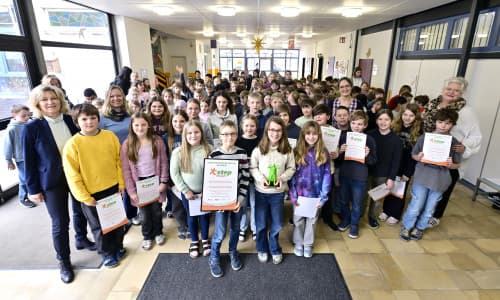 Gifhorner Grundschüler erlaufen sich den Sieg: „Die Gewinnerwaschbären“ triumphieren beim step BRAWO-Wettbewerb