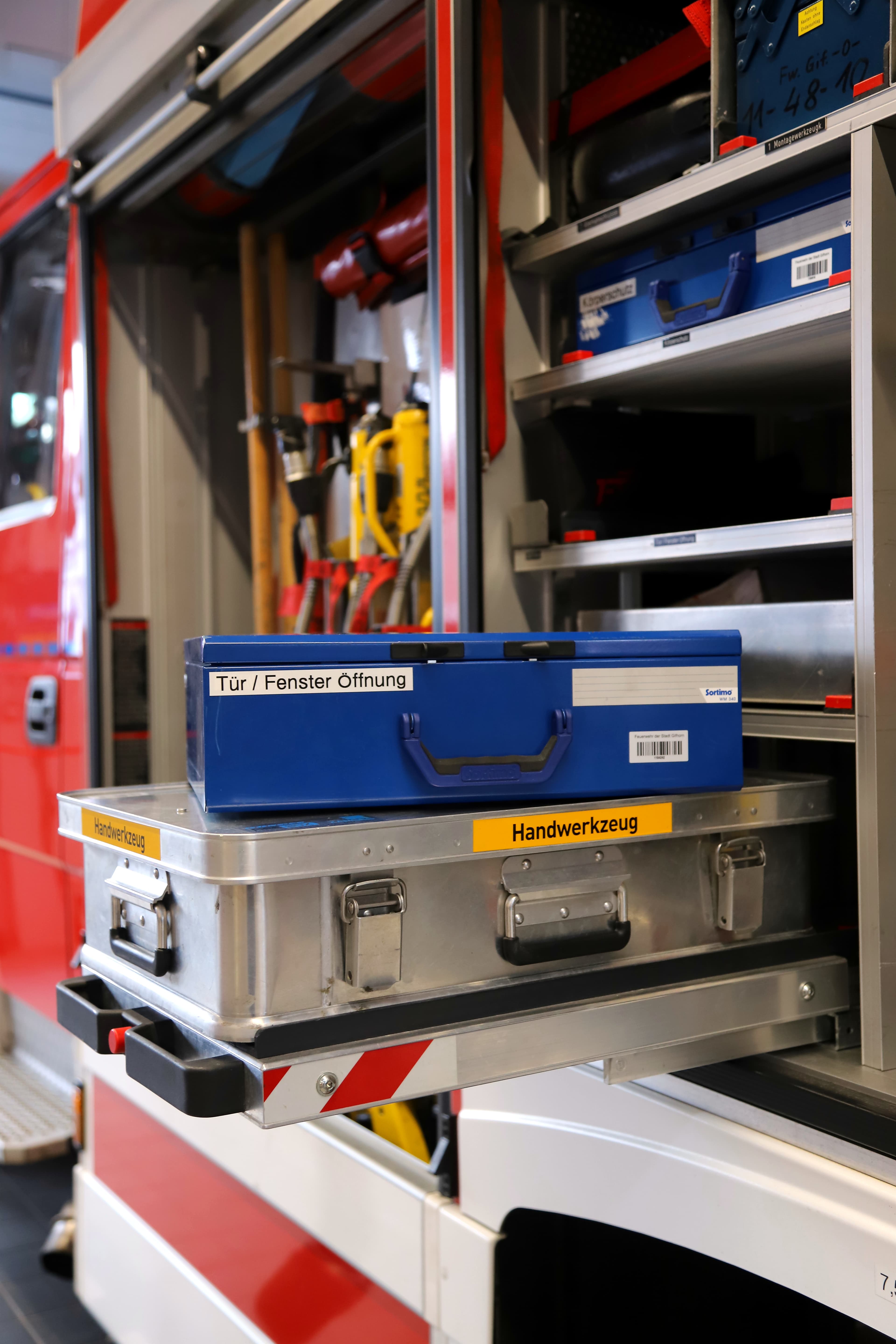 Verletzte Person hinter verschlossener Tür