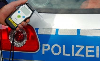 Fast 2,5 Promille: Mutter mit zwei Kindern im Auto auf B248 bei Gifhorn gestoppt