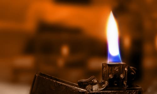 Feuer-Schock in Rühen: Unbekannter zündet Porsche am helllichten Tag an – Schaden bis zu 100.000 Euro