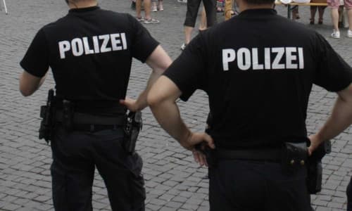 Calberlah: 15-jährige E-Scooter-Fahrerin bei Unfall verletzt – Polizei sucht Autofahrerin
